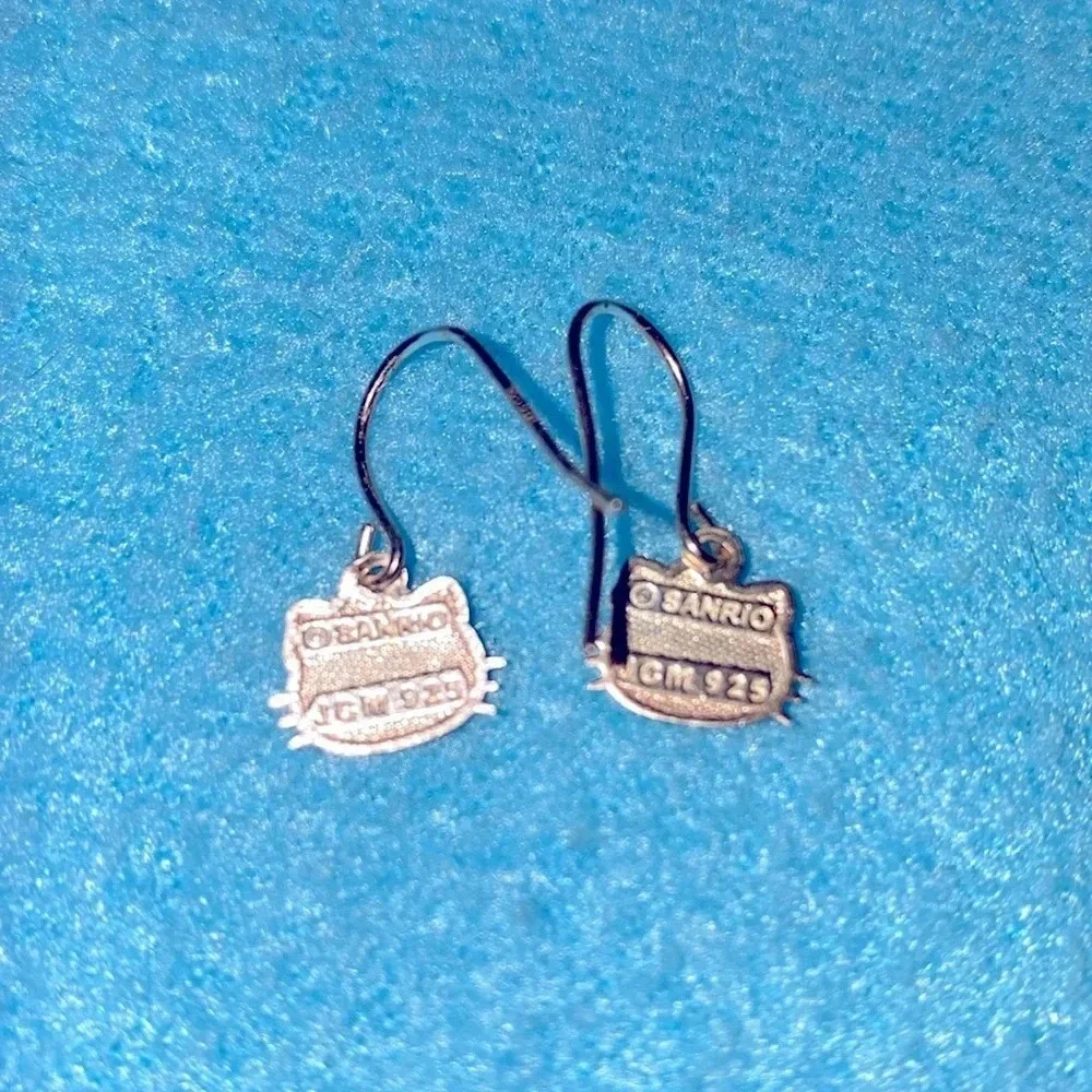 HELLO KITTY Sanrio sterling silver .925 stamped pierced wire dangle earrings NEW
